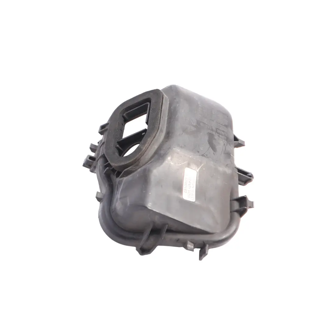 7N Rear Outer Tail Light Lamp Dust Cover Right O/S to Volkswagen Sharan with Part number 7N5945232 Volkswagen Sharan 7N Rear Outer Tail Light Lamp Dust Cover Right O/S - SKU 7N5945232 - Part number 7N5945232