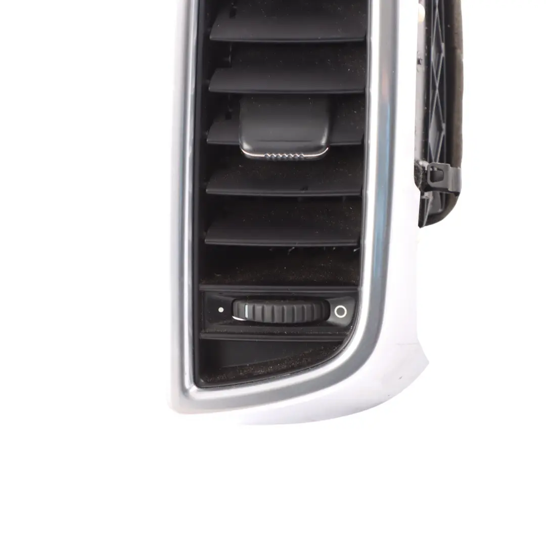 Grille Aération Centrale Tableau de Bord Droite pour Porsche Cayenne 92A à propos du numéro de pièce 7P5819728B Porsche Cayenne 92A Grille Aération Centrale Tableau de Bord Droite - SKU 95855272801 - Numéro de pièce 7P5819728B