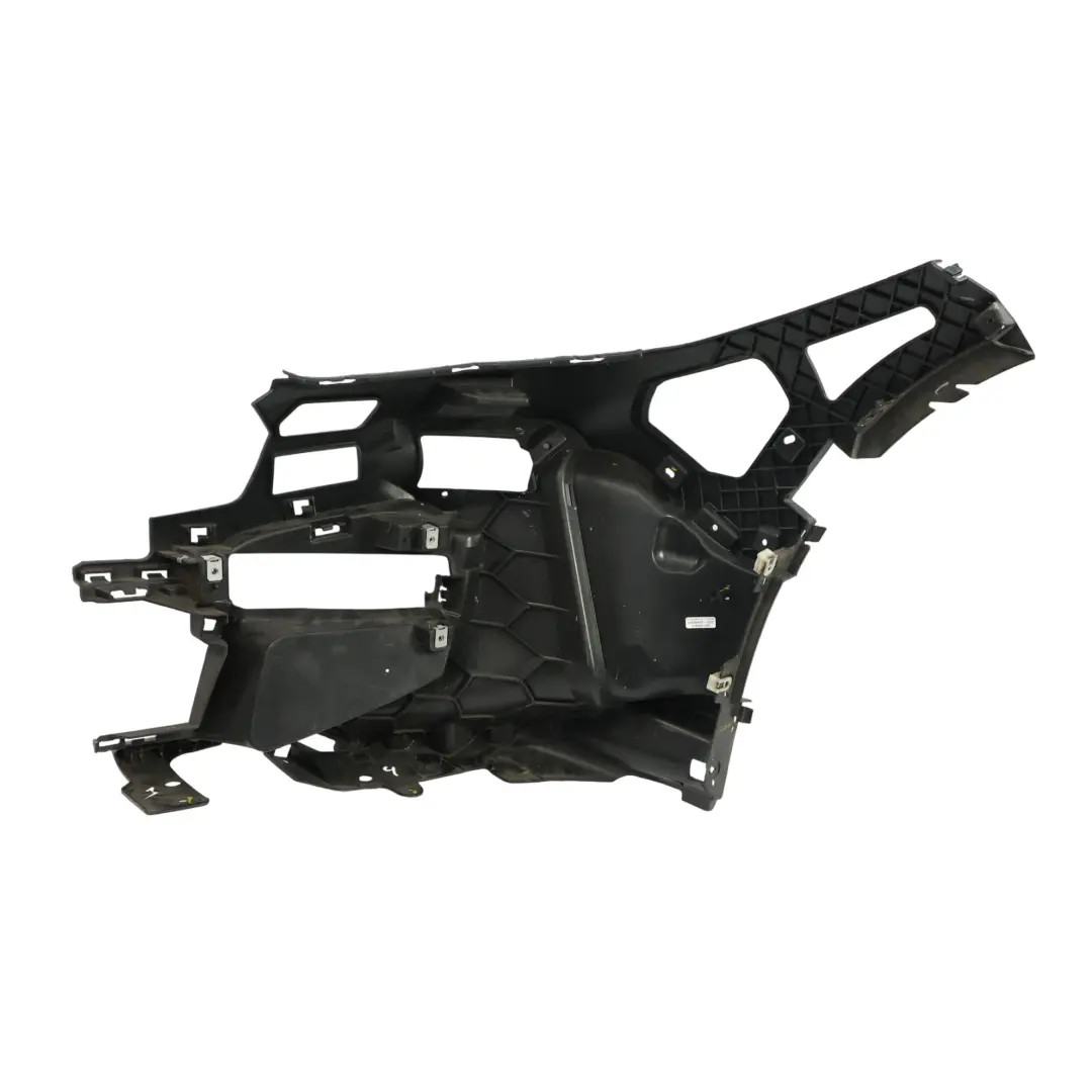 Paraurti Anteriore Supporto Fendinebbia Destro 8070937 per BMW F40 con numero di parte 8070938 BMW F40 Paraurti Anteriore Supporto Fendinebbia Destro 8070937 - SKU 8070938 - Numero di parte 8070938