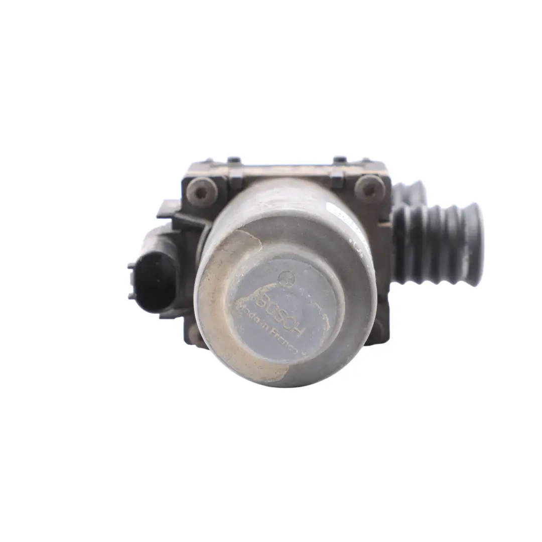 Coolant Heater Shut Off Valve to BMW X5 E53 with Part number 8381133 BMW X5 E53 Coolant Heater Shut Off Valve - SKU 8381133 - Part number 8381133