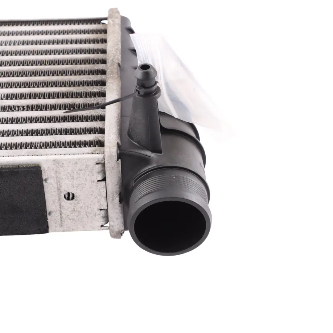 Chłodnica Powietrza Intercooler do Audi A4 B7 3.0 TDI o numerze 8E0145806Q Audi A4 B7 3.0 TDI Chłodnica Powietrza Intercooler - SKU 8E0145806Q - Numer Części 8E0145806Q