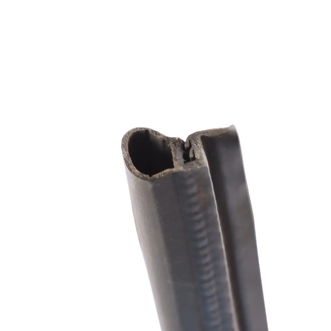 Joint Étanchéité Caoutchouc Sous Capot Avant pour Audi A4 B7 à propos du numéro de pièce 8E0823731D Audi A4 B7 Joint Étanchéité Caoutchouc Sous Capot Avant - SKU 8E0823731D - Numéro de pièce 8E0823731D