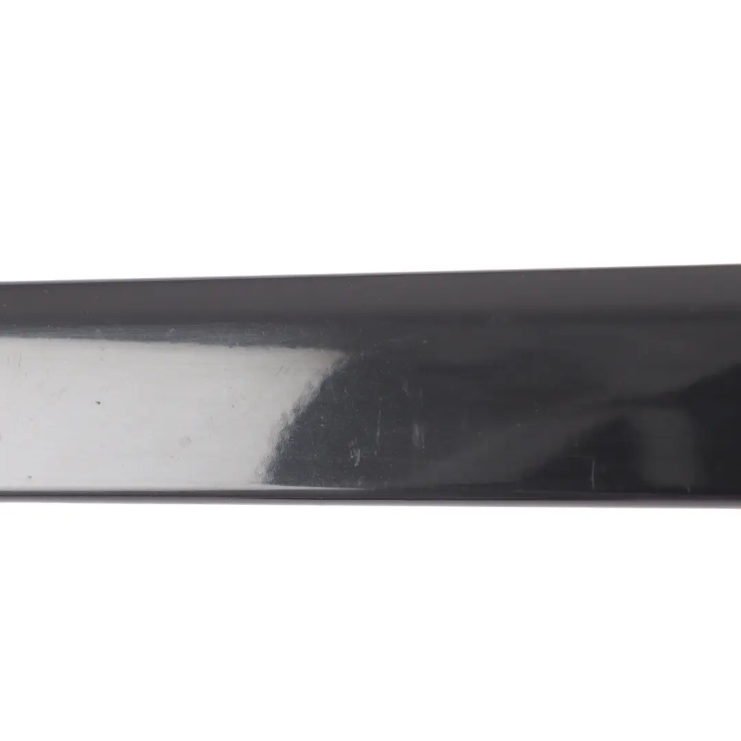 Moldura Puerta Trasera Izquierda S-Line Negro Phantom Z9Y para Audi A4 B7 con número de pieza 8E0853963 Audi A4 B7 Moldura Puerta Trasera Izquierda S-Line Negro Phantom Z9Y - SKU 8E0853963-PHB - Número de pieza 8E0853963
