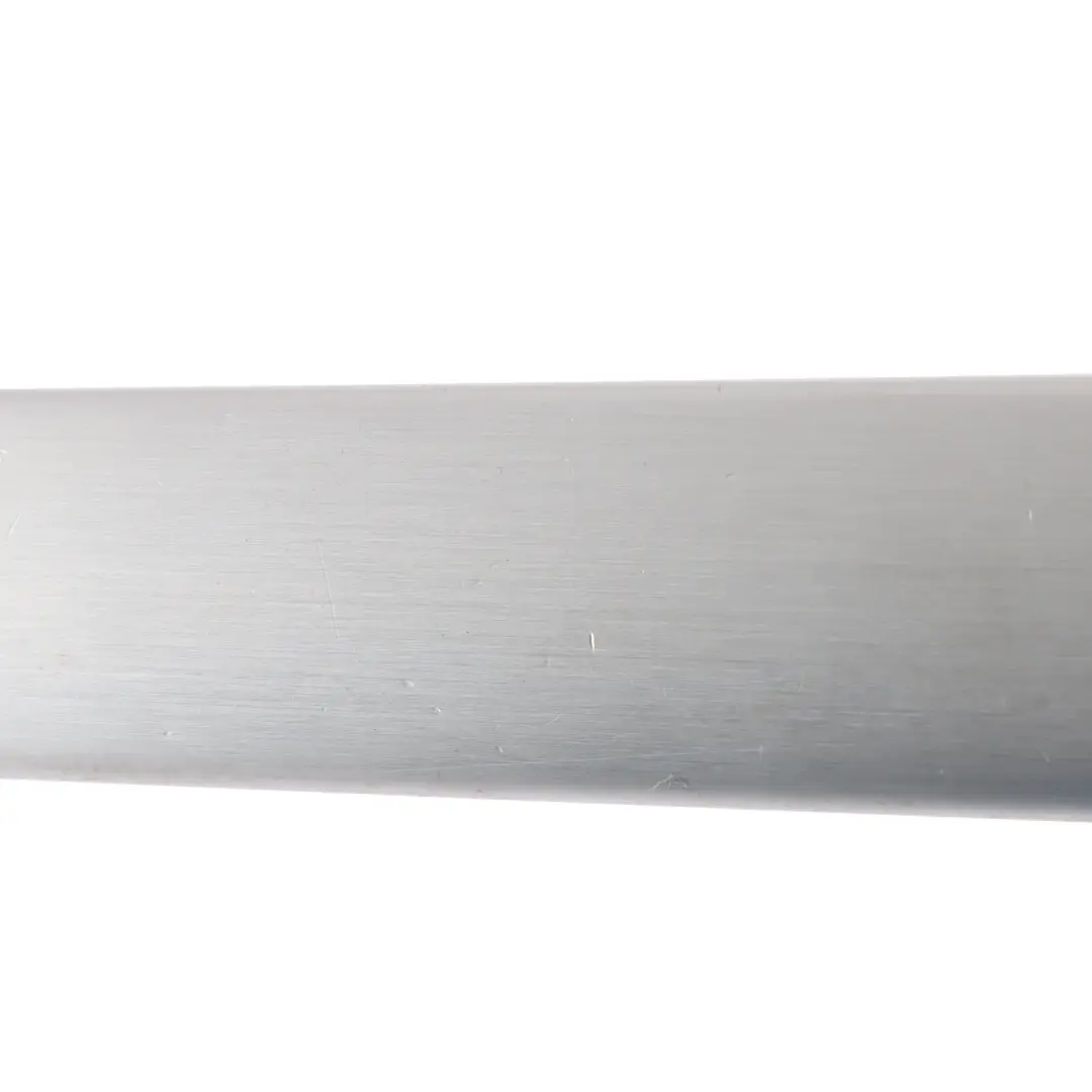 Audi A4 B7 Baguette Moulure Porte Avant Droite Aluminium Brossé - SKU 8E0867410 - Numéro de pièce 8E0867410