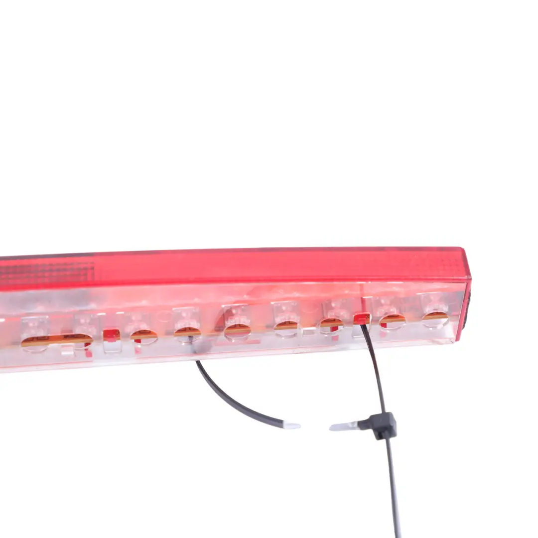Sedán Trasera Tercera Luz Freno Stop Central Roja para Audi A4 B6 B7 con número de pieza 8E5945097C Audi A4 B6 B7 Sedán Trasera Tercera Luz Freno Stop Central Roja - SKU 8E5945097C - Número de pieza 8E5945097C