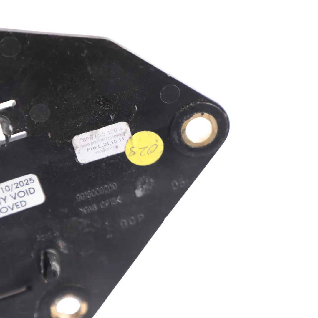 Roof Bracket Mount Carrier Right O/S to Audi A5 8T Convertible with Part number 8F0825176A Audi A5 8T Convertible Roof Bracket Mount Carrier Right O/S - SKU 8F0825176A - Part number 8F0825176A