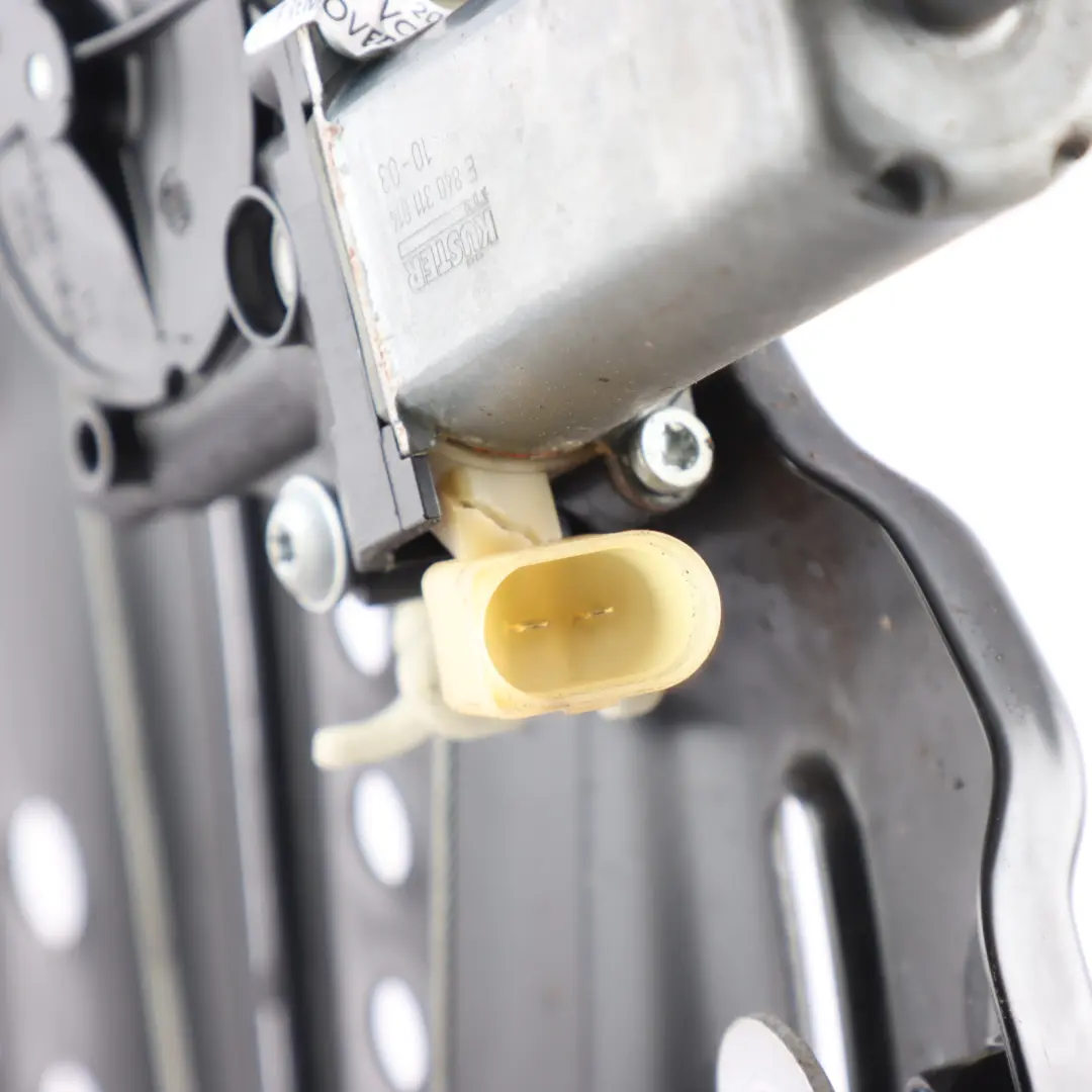 8F Door Window Lifter Mechanism Motor Rear Right O/S 8F0839398C to Audi A5 with Part number 8F0839462 Audi A5 8F Door Window Lifter Mechanism Motor Rear Right O/S 8F0839398C - SKU 8F0839462 - Part number 8F0839462