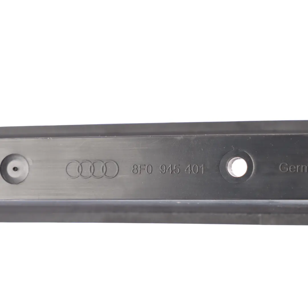 8F Cabrio Uchwyt Trzeciego Światła Stop do Audi A5 o numerze 8F0945401 Audi A5 8F Cabrio Uchwyt Trzeciego Światła Stop - SKU 8F0945401 - Numer Części 8F0945401