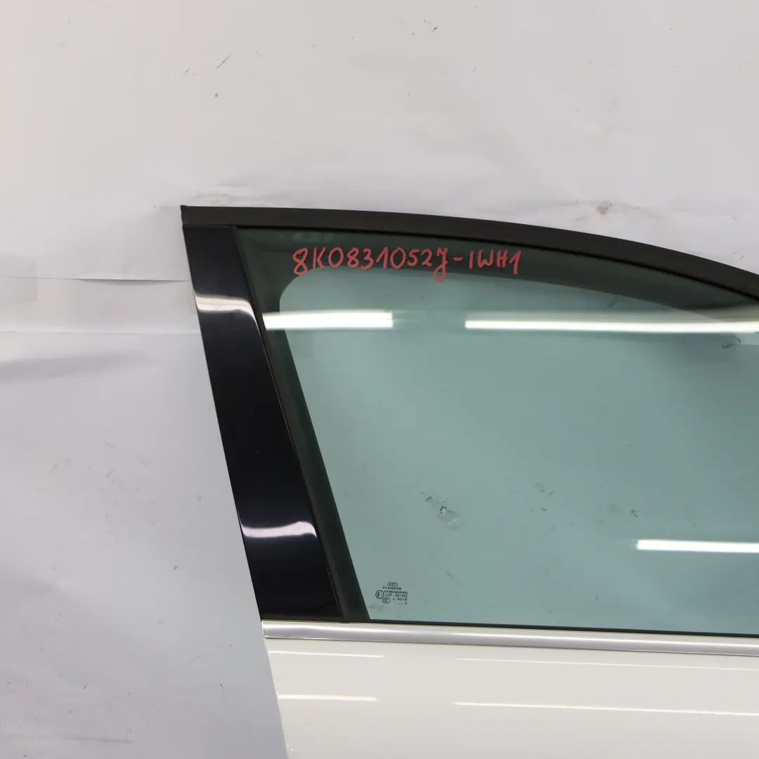 Porta Anteriore Destra Ibis White Bianco - Y9C per Audi A4 B8 con numero di parte 8K0831052J Audi A4 B8 Porta Anteriore Destra Ibis White Bianco - Y9C - SKU 8K0831052J-IWH1 - Numero di parte 8K0831052J