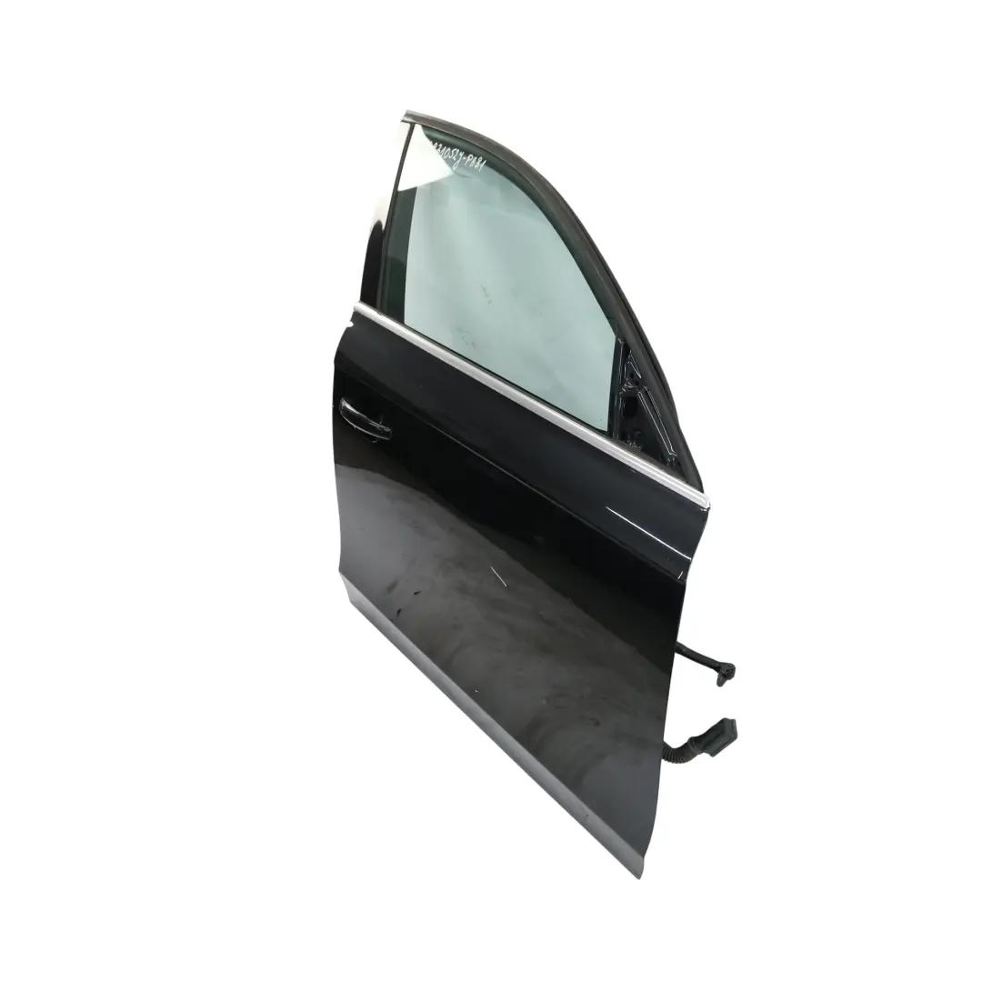 Drzwi Przednie Prawe Brilliant Black Czarny Metalik - LY9B do Audi A4 B8 o numerze 8K0831052J Audi A4 B8 Drzwi Przednie Prawe Brilliant Black Czarny Metalik - LY9B - SKU 8K0831052J-PHB1 - Numer Części 8K0831052J