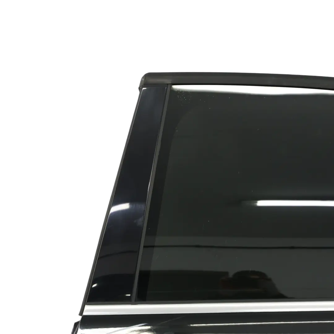 Drzwi Lewe Tylny Brilliant Black Czarny Metalik - Y9B do Audi A4 A8 o numerze 8K5833051D Audi A4 A8 Drzwi Lewe Tylny Brilliant Black Czarny Metalik - Y9B - SKU 8K5833051D-BBL1 - Numer Części 8K5833051D