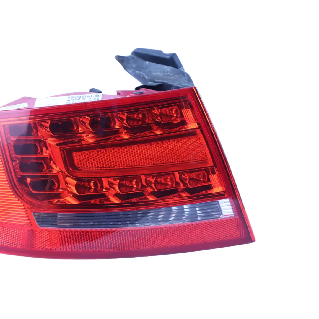 Lampa Błotnika Lewy Tył Lewa Tylna do Audi A4 B8 Sedan o numerze 8K5945095K Audi A4 B8 Sedan Lampa Błotnika Lewy Tył Lewa Tylna - SKU 8K5945095K - Numer Części 8K5945095K