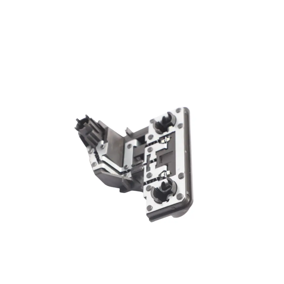 Portellone Boot Lid Interno Lampadina Mount Sinistra per Audi A4 B8 con numero di parte 8K5945257B Audi A4 B8 Portellone Boot Lid Interno Lampadina Mount Sinistra - SKU 8K5945257B - Numero di parte 8K5945257B