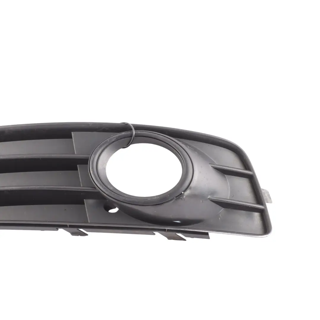 Cache Feu Antibrouillard Avant Gauche pour Audi A3 8P à propos du numéro de pièce 8P0807681M Audi A3 8P Cache Feu Antibrouillard Avant Gauche - SKU 8P0807681M - Numéro de pièce 8P0807681M