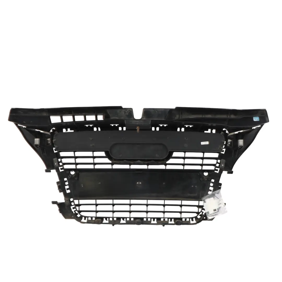 Atrapa Grill Chłodnicy Kratka Przód do Audi A3 8P o numerze 8P0853651N Audi A3 8P Atrapa Grill Chłodnicy Kratka Przód - SKU 8P0853651N-1 - Numer Części 8P0853651N