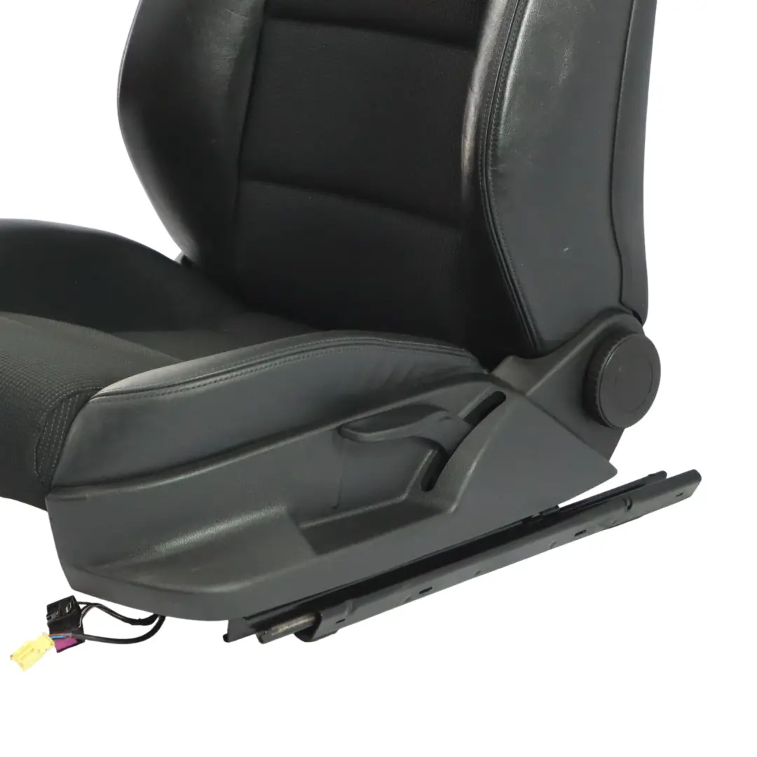 Portes S-Line Siège Avant Tissu Cuir Soul Noir Gauche pour Audi A3 8P 3 à propos du numéro de pièce 8P0881805DE Audi A3 8P 3 Portes S-Line Siège Avant Tissu Cuir Soul Noir Gauche - SKU 8P0881805DE - Numéro de pièce 8P0881805DE