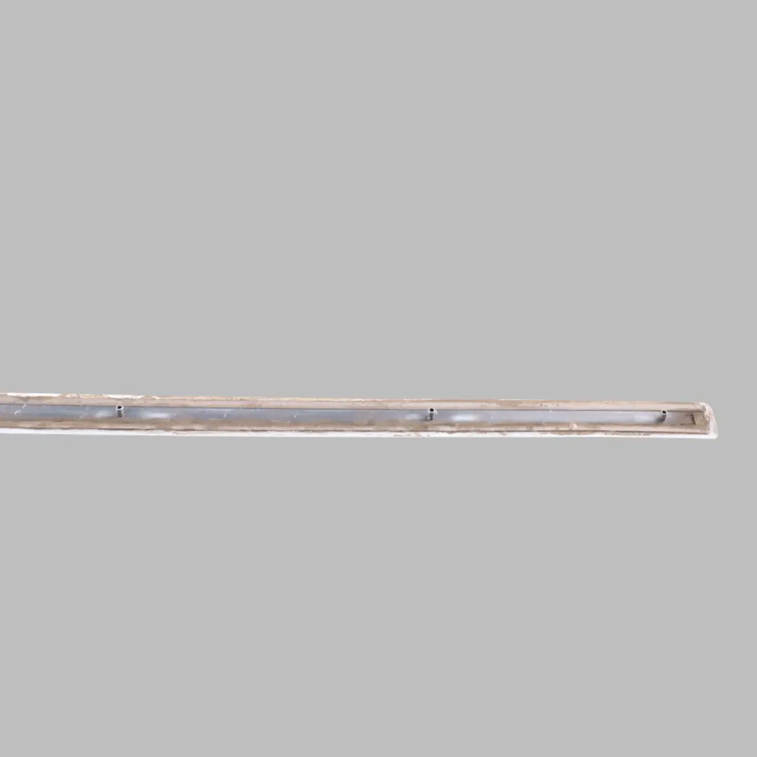 Audi A3 8P Moldura Superior Puerta Delantera Izquierda Blanco Ibis Y9C - SKU 8P4853953A-IWH - Número de pieza 8P4853953A