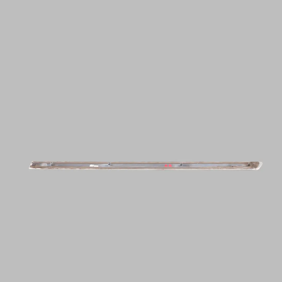 Listwa Drzwi Tylna Prawa Biały Ibis Y9C do Audi A3 8P o numerze 8P4853964B Audi A3 8P Listwa Drzwi Tylna Prawa Biały Ibis Y9C - SKU 8P4853964B-IWH - Numer Części 8P4853964B