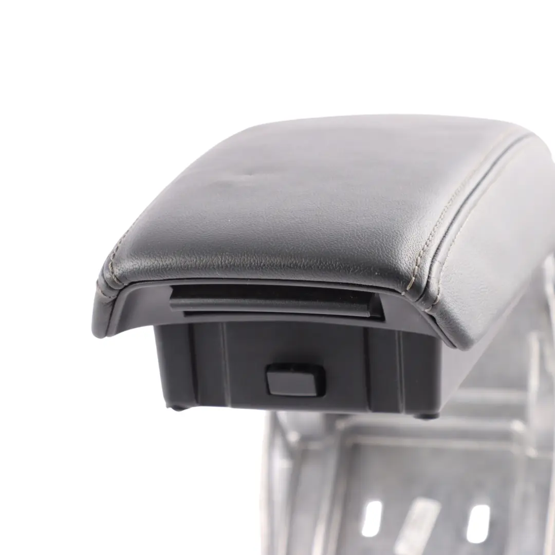 Audi TT FV Support accoudoir console centrale plateau rangement - SKU 8S8864208B - Numéro de pièce 8S8864208B