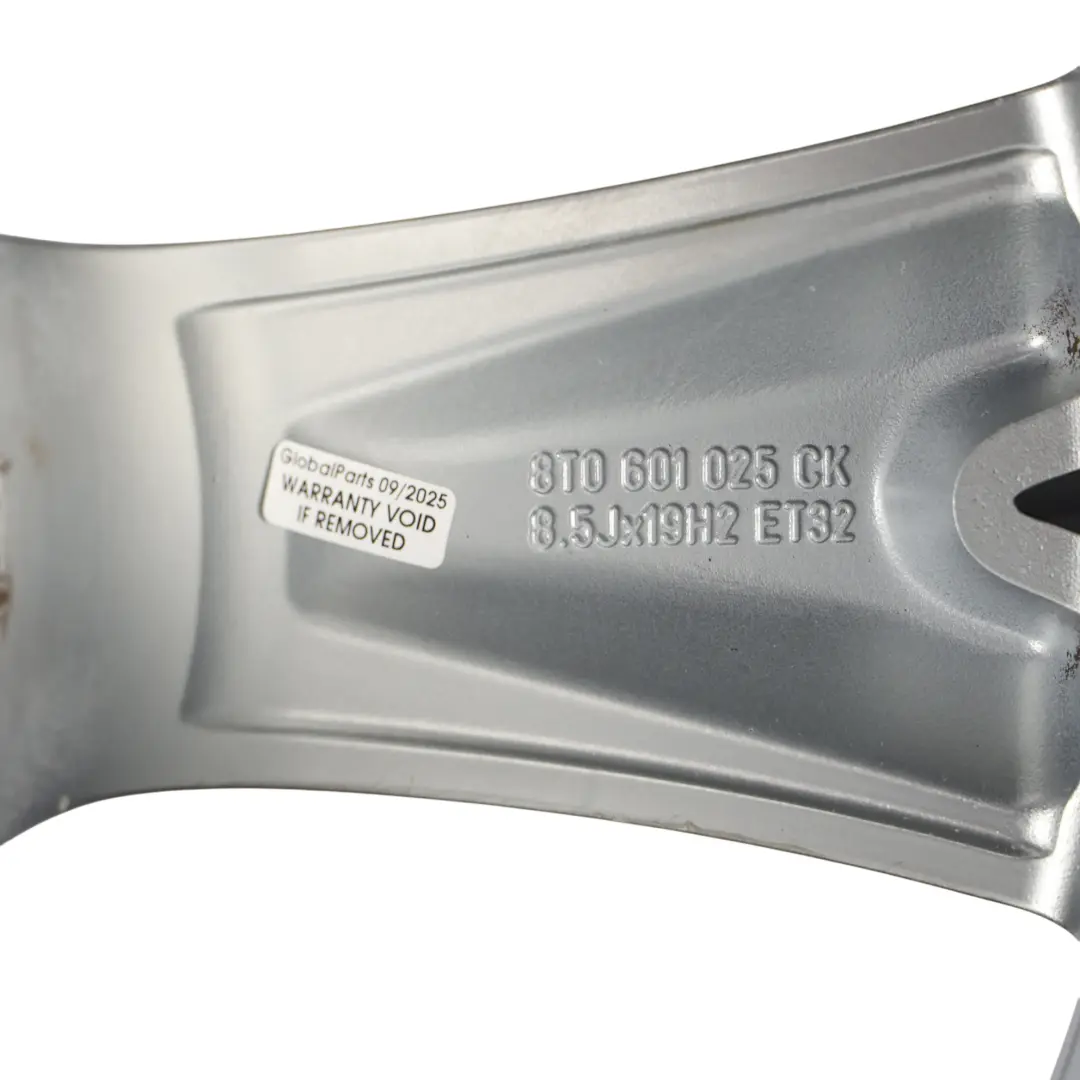 Llanta Aleación Plateada 19" 8.5J ET:32 Star Spoke para Audi A5 8T con número de pieza 8T0601025CK Audi A5 8T Llanta Aleación Plateada 19" 8.5J ET:32 Star Spoke - SKU 8T0601025CK-1 - Número de pieza 8T0601025CK