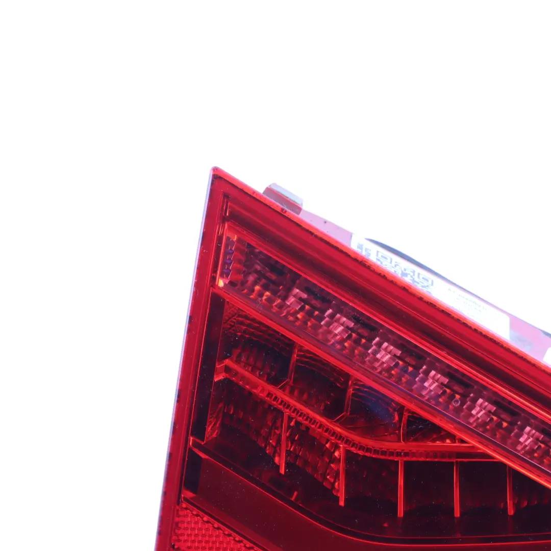 Lewa Tylna Lampa Klapy Bagażnika Lewy Tył do Audi A5 8T o numerze 8T0945093C Audi A5 8T Lewa Tylna Lampa Klapy Bagażnika Lewy Tył - SKU 8T0945093C - Numer Części 8T0945093C