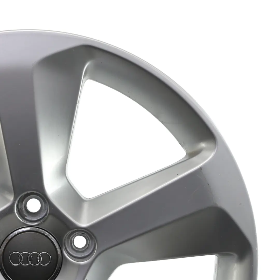 Silberne Leichtmetallfelge 18" 7J ET:43 Sternspeiche für Audi Q3 8U mit Teilenummer 8U0601025G Audi Q3 8U Silberne Leichtmetallfelge 18" 7J ET:43 Sternspeiche - SKU 8U0601025G-1 - Teilenummer 8U0601025G