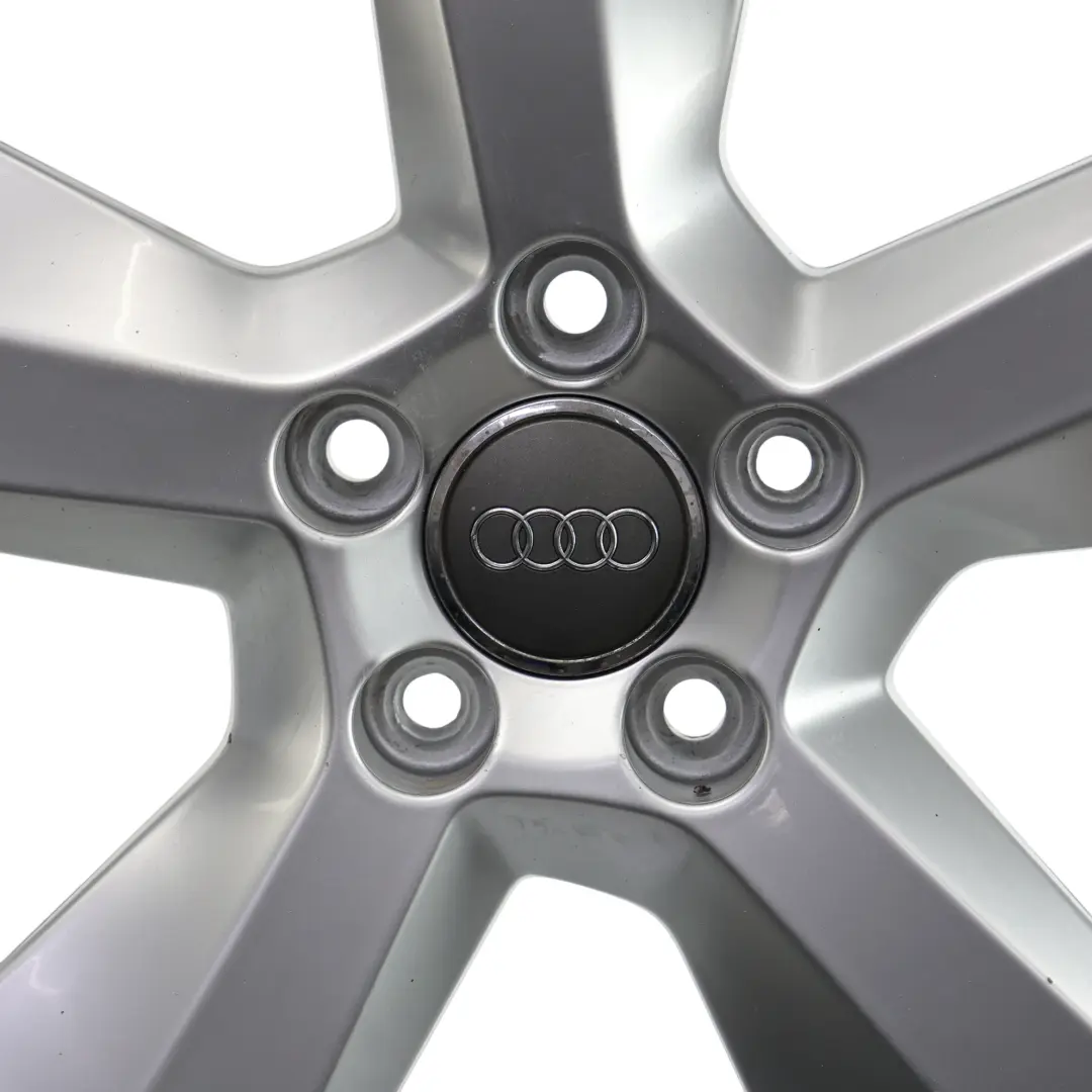 Llanta De Aleación Plateada 18" 7J ET:43 Star Spoke para Audi Q3 8U con número de pieza 8U0601025G Audi Q3 8U Llanta De Aleación Plateada 18" 7J ET:43 Star Spoke - SKU 8U0601025G-1 - Número de pieza 8U0601025G