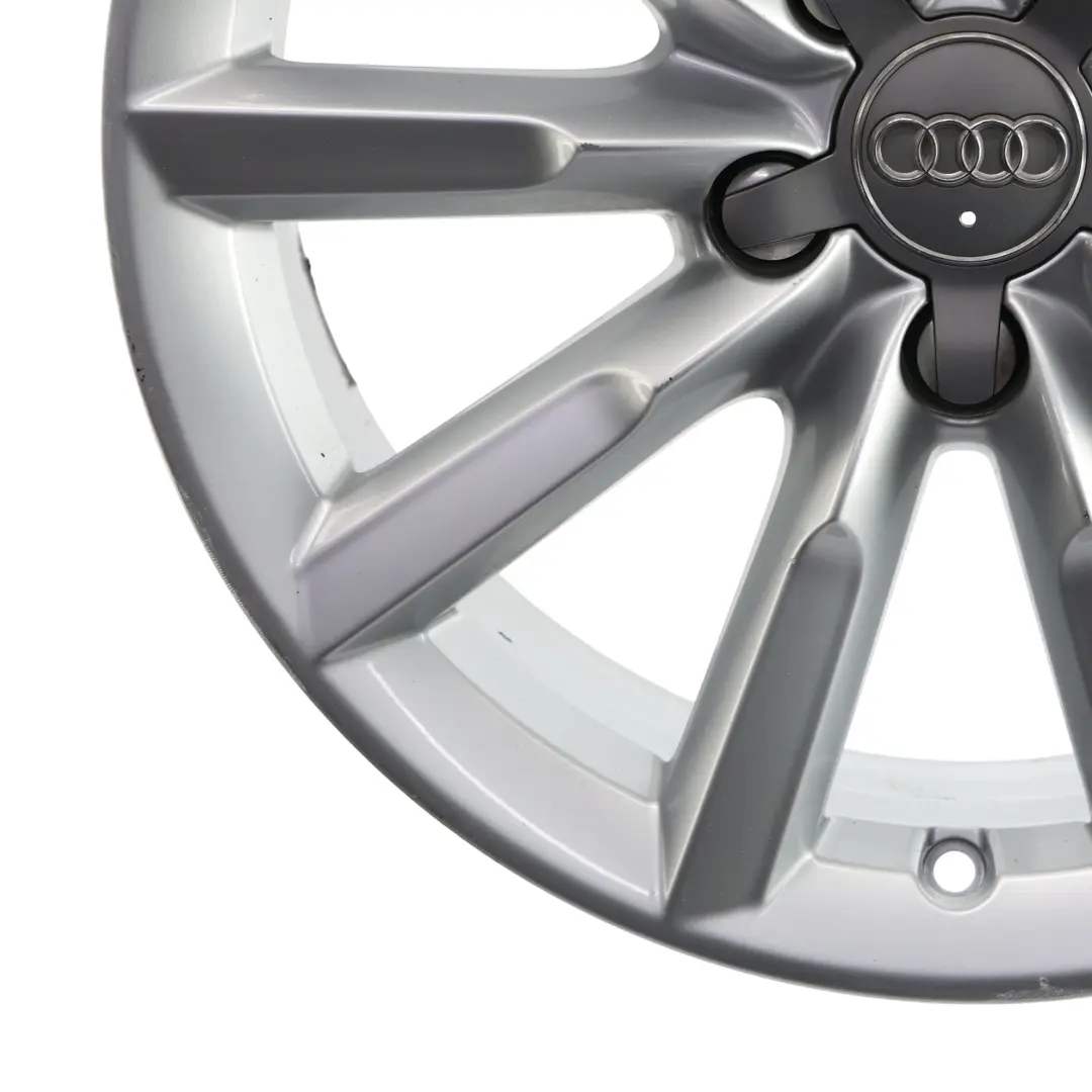 Jante argentée en alliage 17" 7J ET:43 pour Audi Q3 8U à propos du numéro de pièce 8U0601025S Audi Q3 8U Jante argentée en alliage 17" 7J ET:43 - SKU 8U0601025S-1 - Numéro de pièce 8U0601025S