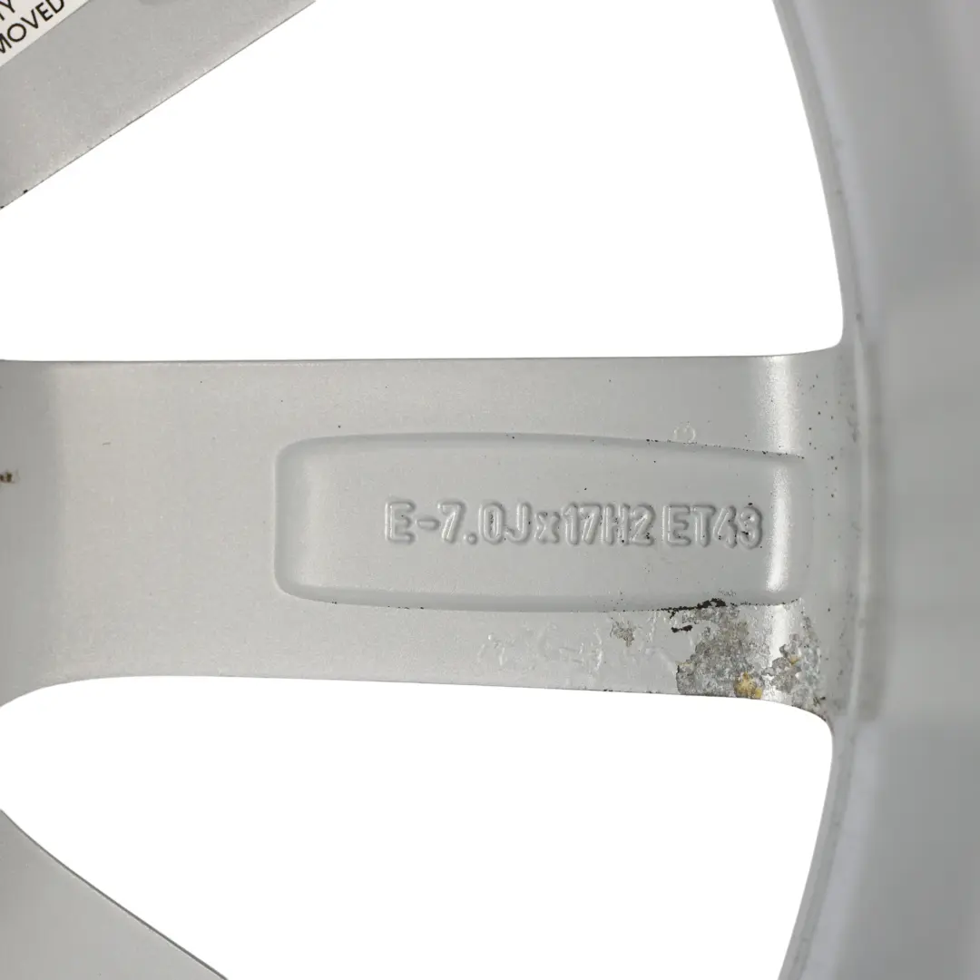 Silberne Leicht Metall Felge 17" 7J ET:43 für Audi Q3 8U mit Teilenummer 8U0601025S Audi Q3 8U Silberne Leicht Metall Felge 17" 7J ET:43 - SKU 8U0601025S-2 - Teilenummer 8U0601025S