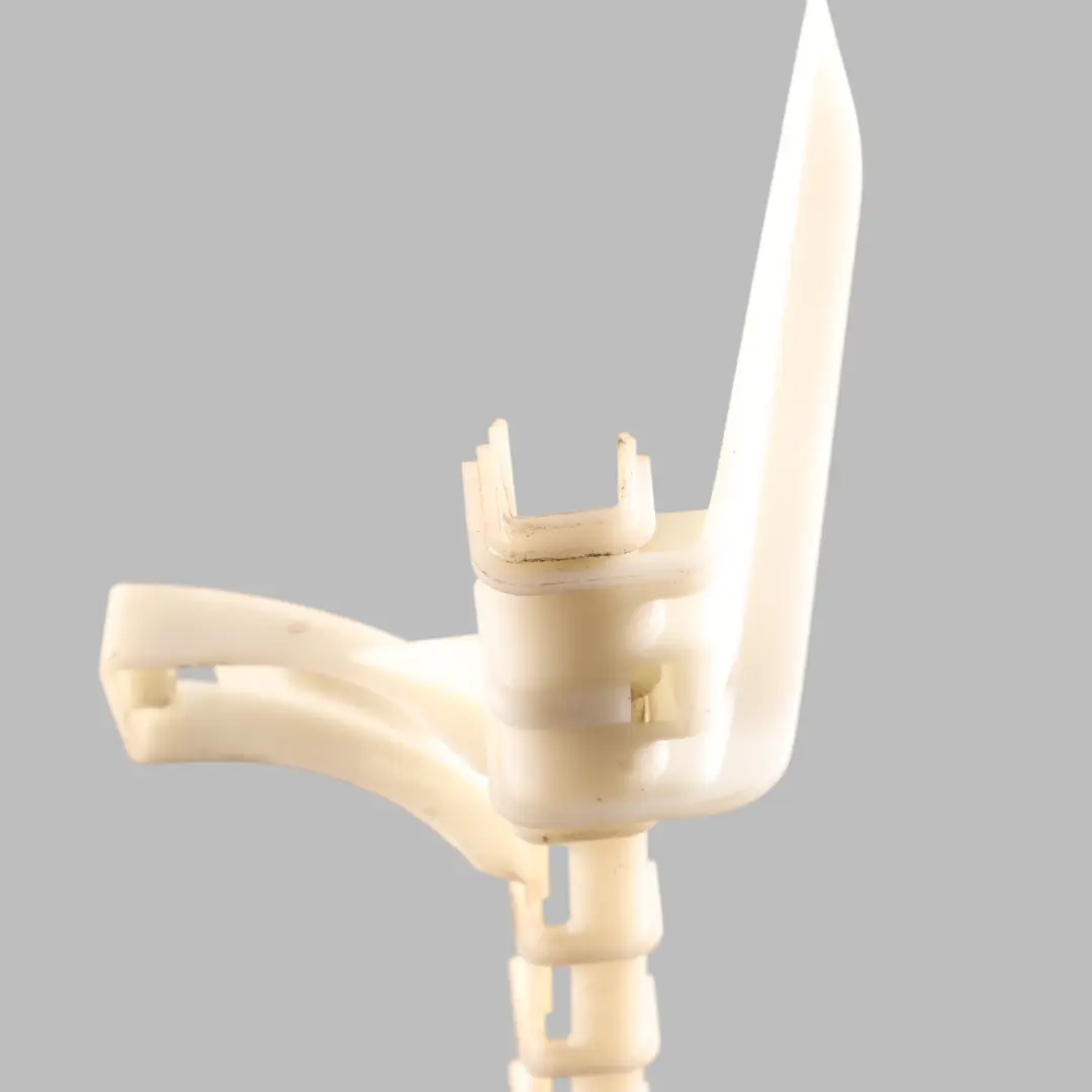 Guide De Lève-Vitre Arrière Gauche pour Audi Q3 8U à propos du numéro de pièce 8U0839067 Audi Q3 8U Guide De Lève-Vitre Arrière Gauche - SKU 8U0839067 - Numéro de pièce 8U0839067