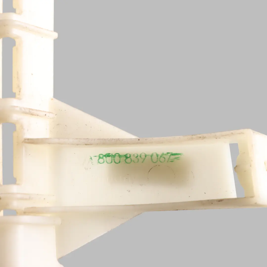 Guida Del Regolatore Del Lunotto Posteriore per Audi Q3 8U con numero di parte 8U0839067 Audi Q3 8U Guida Del Regolatore Del Lunotto Posteriore - SKU 8U0839067 - Numero di parte 8U0839067