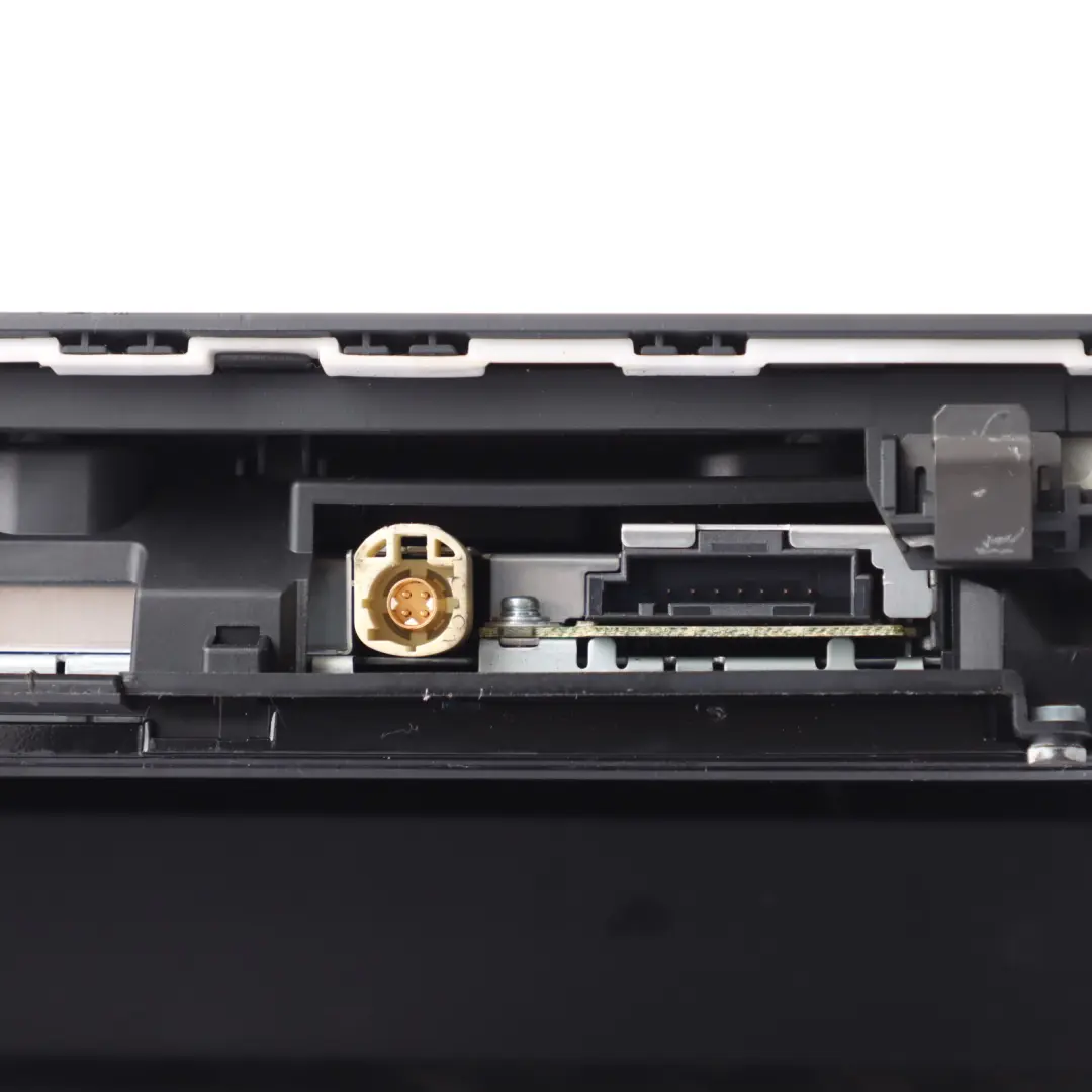 Multimedia Display Screen Radio Sat Nav Head Unit 8U0857273E to Audi Q3 8U with Part number 8U0857273A Audi Q3 8U Multimedia Display Screen Radio Sat Nav Head Unit 8U0857273E - SKU 8U0857273A - Part number 8U0857273A