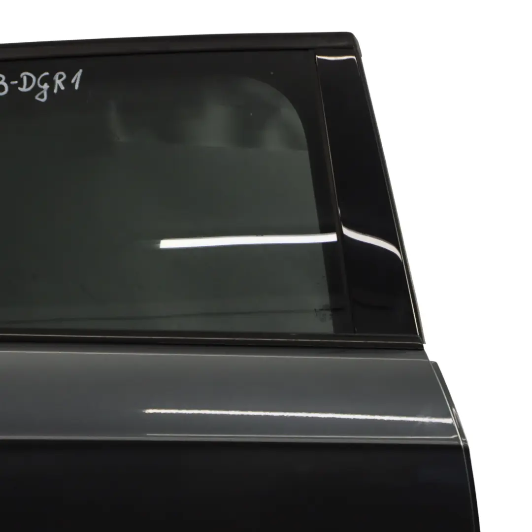 Sportback Drzwi Tylne Prawe Daytona Grey Szary Metalik - Z7S do Audi A3 8V o numerze 8V4833052B Audi A3 8V Sportback Drzwi Tylne Prawe Daytona Grey Szary Metalik - Z7S - SKU 8V4833052B-DGR1 - Numer Części 8V4833052B