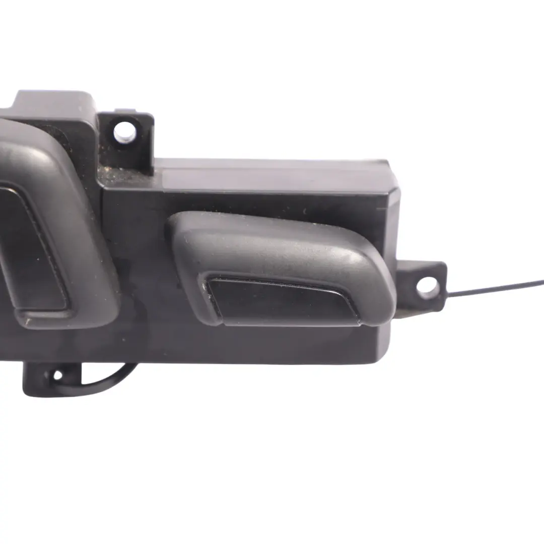 Adjustment Switch Control Panel Front Right O/S to Seat Ateca Seat with Part number 8W0959748 Seat Ateca Seat Adjustment Switch Control Panel Front Right O/S - SKU 8W0959748 - Part number 8W0959748