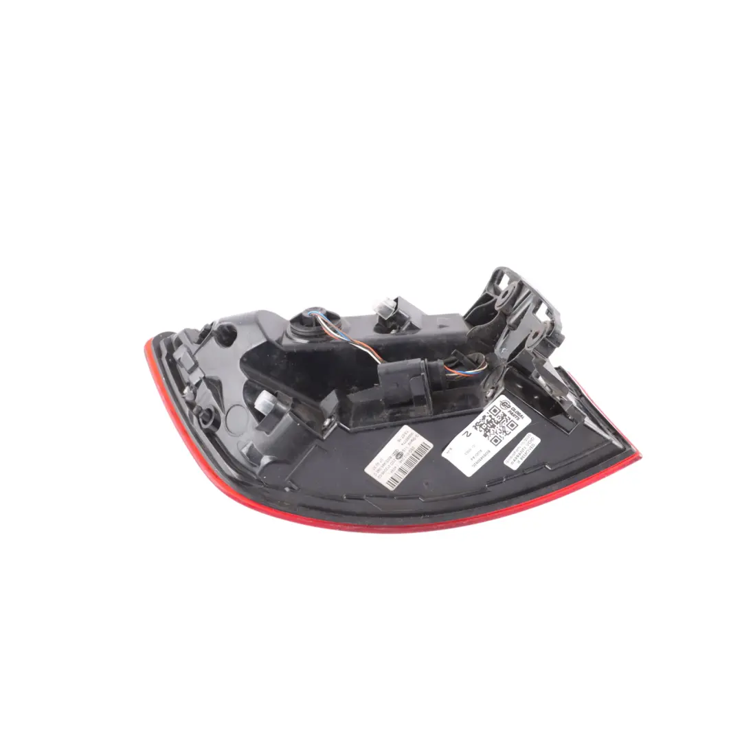 Tail Light LED Lamp Side Panel Rear Right O/S Taillight to Audi A4 B9 with Part number 8W5945092C Audi A4 B9 Tail Light LED Lamp Side Panel Rear Right O/S Taillight - SKU 8W5945092C - Part number 8W5945092C