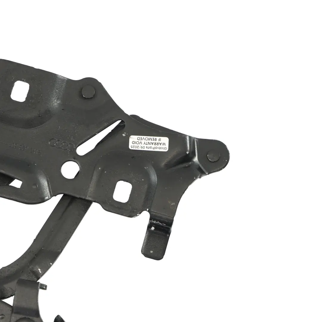 Hauben Scharnier Rechts Mythisch Schwarz - Y9T für Audi A5 F5 Motor mit Teilenummer 8W6823302E Audi A5 F5 Motor Hauben Scharnier Rechts Mythisch Schwarz - Y9T - SKU 8W6823302E-MYB - Teilenummer 8W6823302E