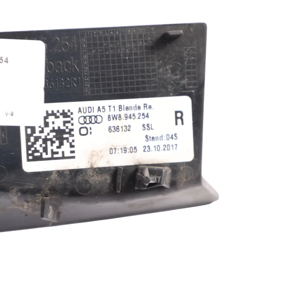 Audi A5 F5 Rücklicht Lampe Trim Abdeckung Panel Hinten Rechts - SKU 8W8945254 - Teilenummer 8W8945254