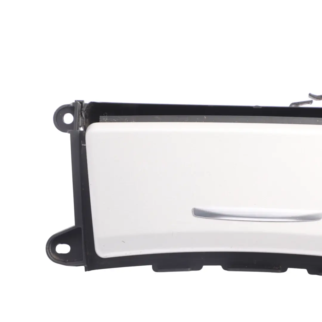 Mittel Konsole Aschenbecher Abdeckung Silber für BMW Z4 E89 mit Teilenummer 9129243 BMW Z4 E89 Mittel Konsole Aschenbecher Abdeckung Silber - SKU 9129243 - Teilenummer 9129243