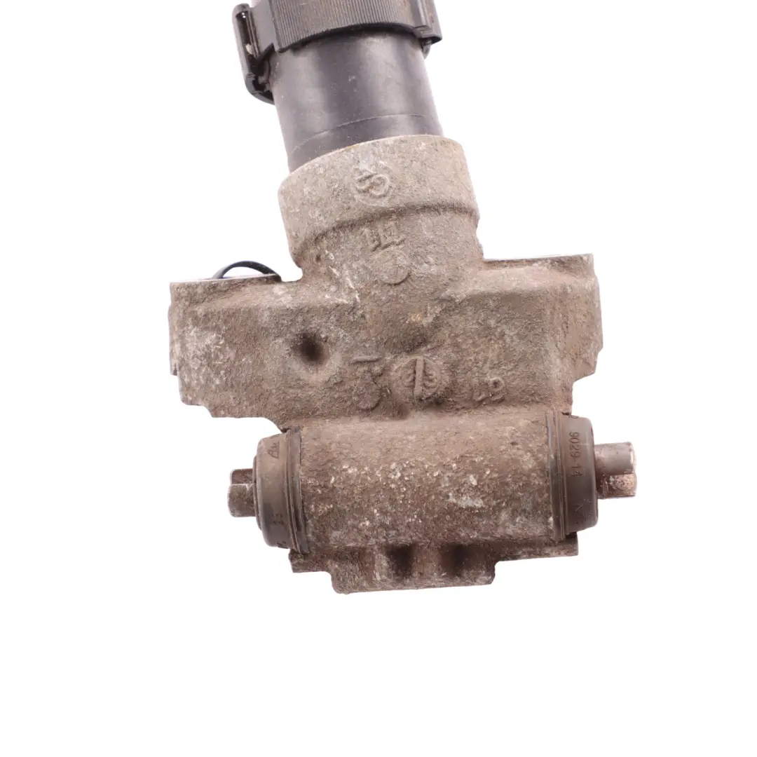 Handbrake Parking Brake Motor Rear Left N/S 95835209101 to Porsche Cayenne 92A with Part number 95835209101-1 Porsche Cayenne 92A Handbrake Parking Brake Motor Rear Left N/S 95835209101 - SKU 95835209101-1 - Part number 95835209101-1