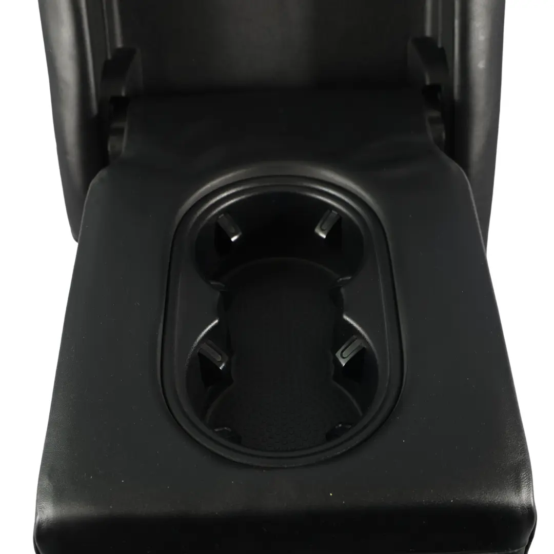 Bracciolo Sedile Posteriore Schienale Vassoio Pelle Nera per Porsche Cayenne 92A con numero di parte 95852208110 Porsche Cayenne 92A Bracciolo Sedile Posteriore Schienale Vassoio Pelle Nera - SKU 95852208110 - Numero di parte 95852208110