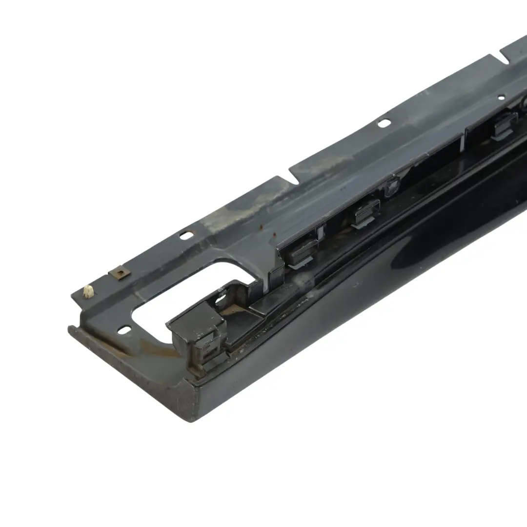 Striscia Di Brancardi Laterali Sinistra Jet Black Noir - C9X per Porsche Cayenne 92A con numero di parte 95855955300 Porsche Cayenne 92A Striscia Di Brancardi Laterali Sinistra Jet Black Noir - C9X - SKU 95855955300-JBL - Numero di parte 95855955300