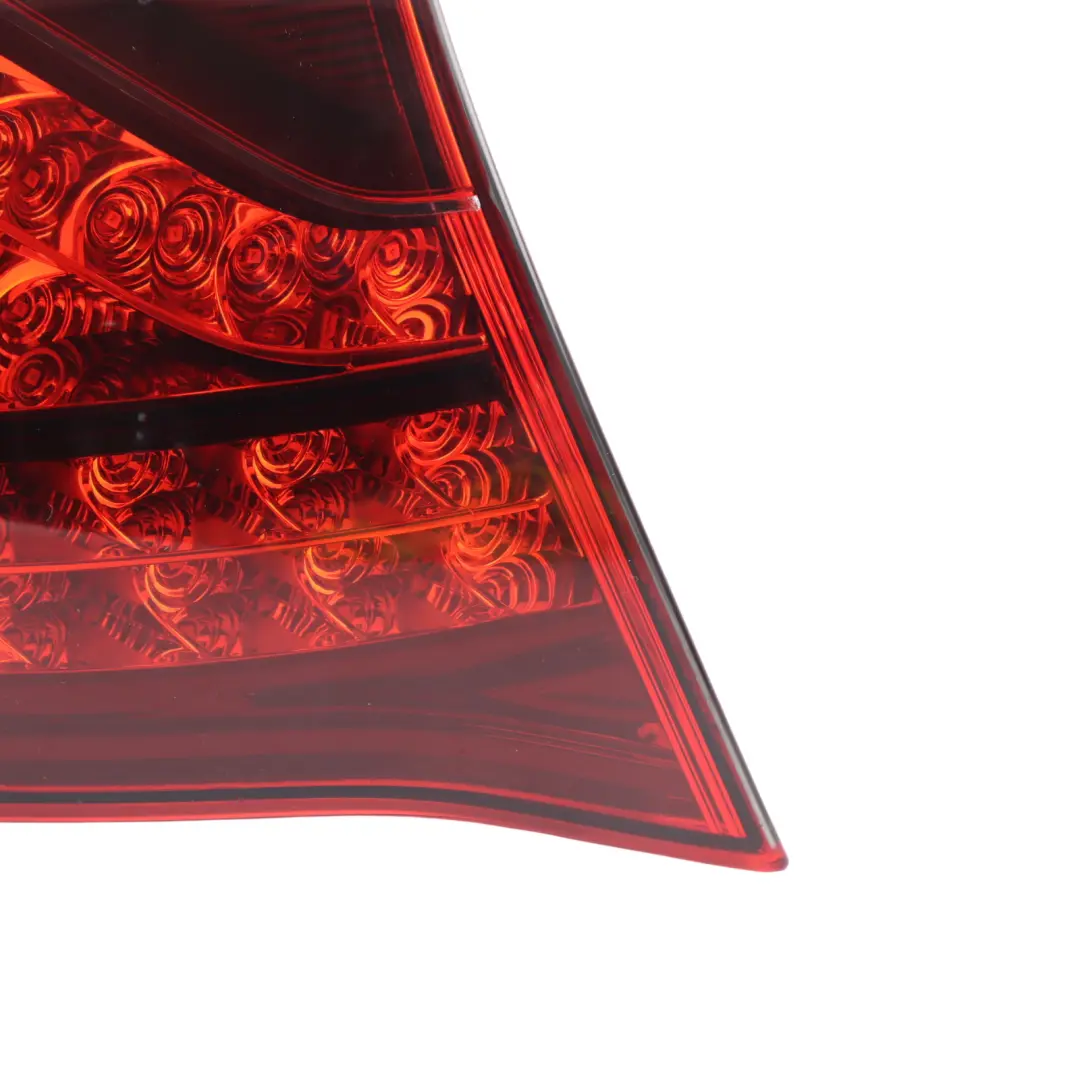 Rücklicht Lampe Außen Links für Porsche Cayenne 92A mit Teilenummer 95863109522 Porsche Cayenne 92A Rücklicht Lampe Außen Links - SKU 95863109522 - Teilenummer 95863109522