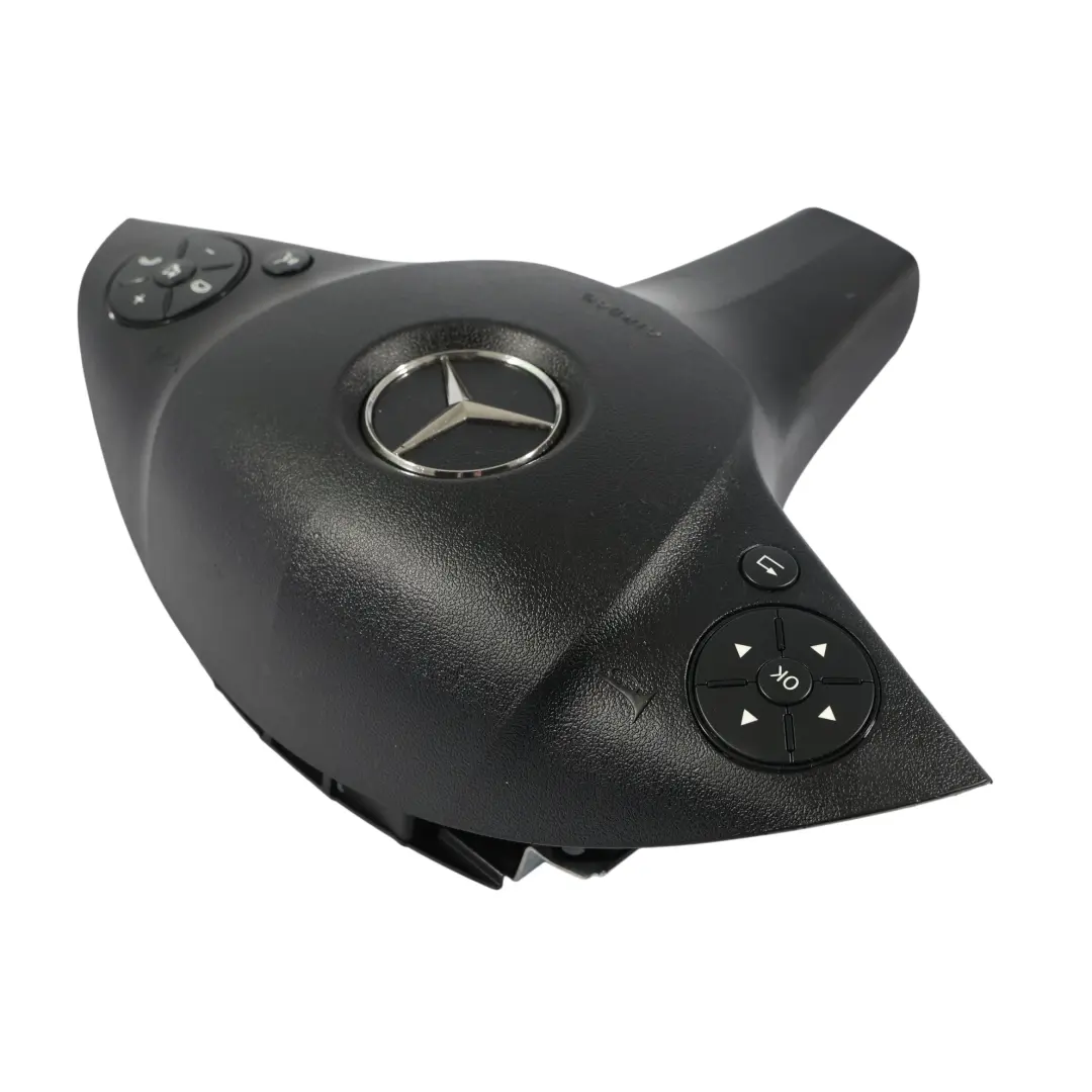  Mercedes-Benz Classe C W204 Volant Airbag Noir A2048604302 - SKU A0008605702 - Numéro de pièce A0008605702
