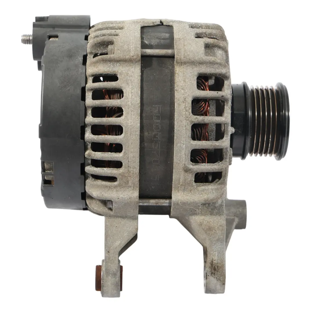 Alternatore Generatore Motore Benzina Valeo 150A 14V per Mercedes W205 con numero di parte A0009062103 Mercedes W205 Alternatore Generatore Motore Benzina Valeo 150A 14V - SKU A0009062103 - Numero di parte A0009062103