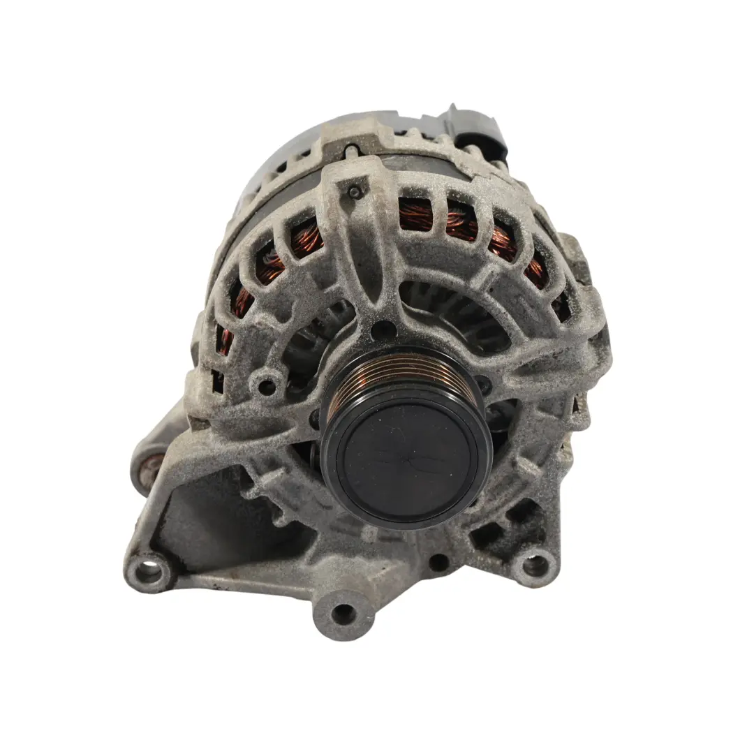 Alternatore Generatore Motore Benzina Valeo 150A 14V per Mercedes W205 con numero di parte A0009062103 Mercedes W205 Alternatore Generatore Motore Benzina Valeo 150A 14V - SKU A0009062103 - Numero di parte A0009062103