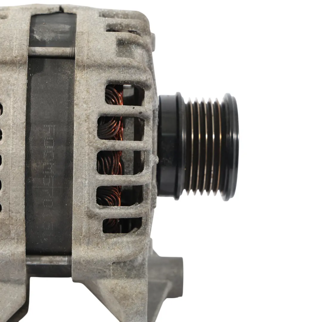 Alternatore Generatore Motore Benzina Valeo 150A 14V per Mercedes W205 con numero di parte A0009062103 Mercedes W205 Alternatore Generatore Motore Benzina Valeo 150A 14V - SKU A0009062103 - Numero di parte A0009062103