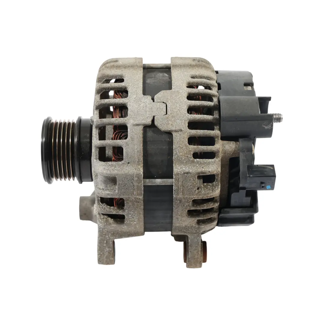 Alternatore Generatore Motore Benzina Valeo 150A 14V per Mercedes W205 con numero di parte A0009062103 Mercedes W205 Alternatore Generatore Motore Benzina Valeo 150A 14V - SKU A0009062103 - Numero di parte A0009062103