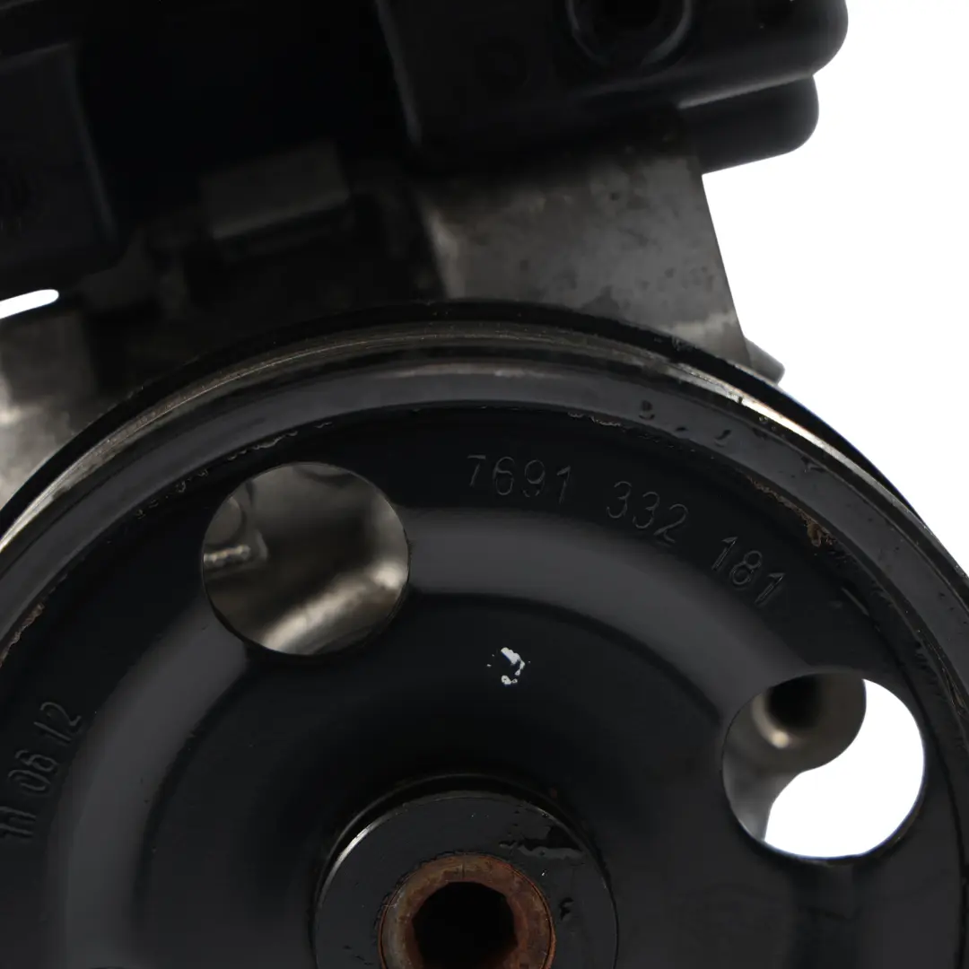 Mercedes W204 W207 Power Steering Pump Unit OM651 Diesel 2WD - SKU A0064669201 - Part number A0064669201
