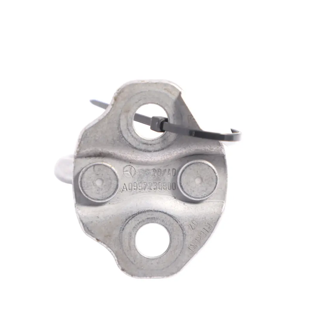 Piastra Di Fissaggio Per Chiavistello per Mercedes X118 W177 W206 W247 con numero di parte A0997230800 Mercedes X118 W177 W206 W247 Piastra Di Fissaggio Per Chiavistello - SKU A0997230800 - Numero di parte A0997230800