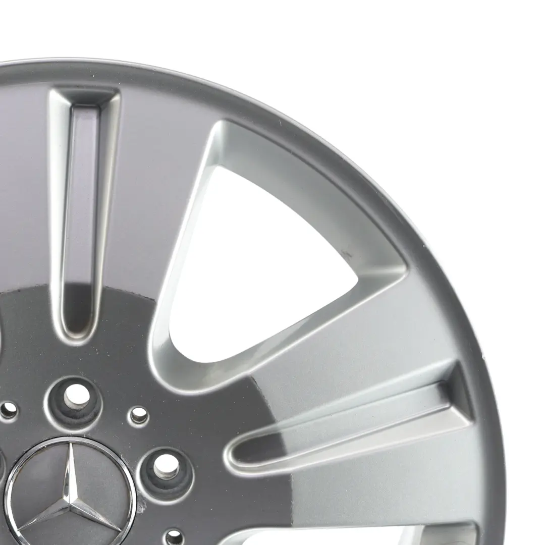 Silberne Leichtmetallfelge 18" 8J ET:60 5-Speichen für Mercedes ML W164 mit Teilenummer A1644014602 Mercedes ML W164 Silberne Leichtmetallfelge 18" 8J ET:60 5-Speichen - SKU A1644014602-1 - Teilenummer A1644014602